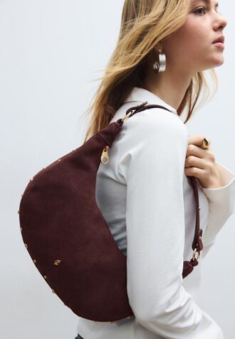 100% taška z kůže přes rameno s cvočky