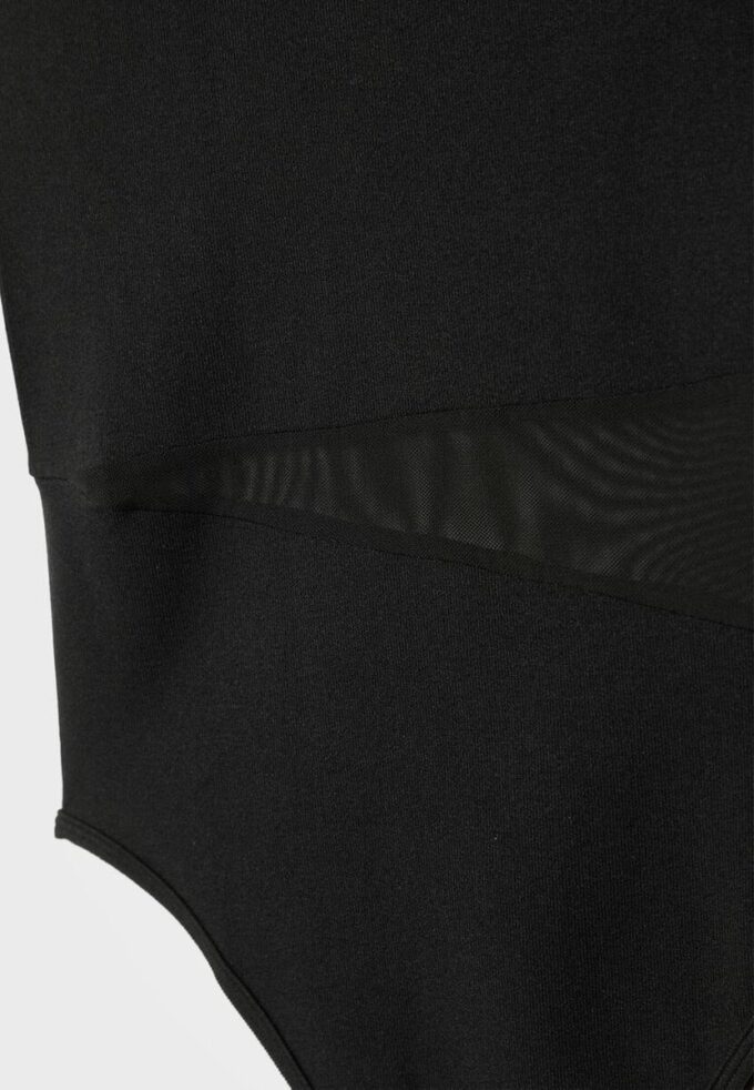 Asymetrické body s průsvitnými detaily