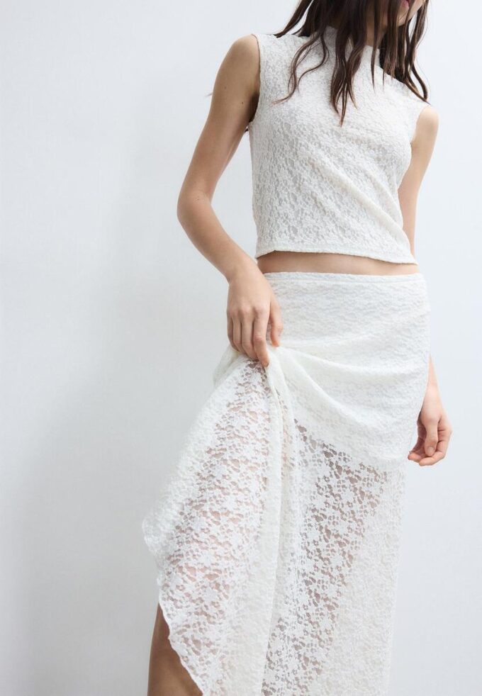 Asymetrická krajková midi sukně Asymetrická krajková midi sukně