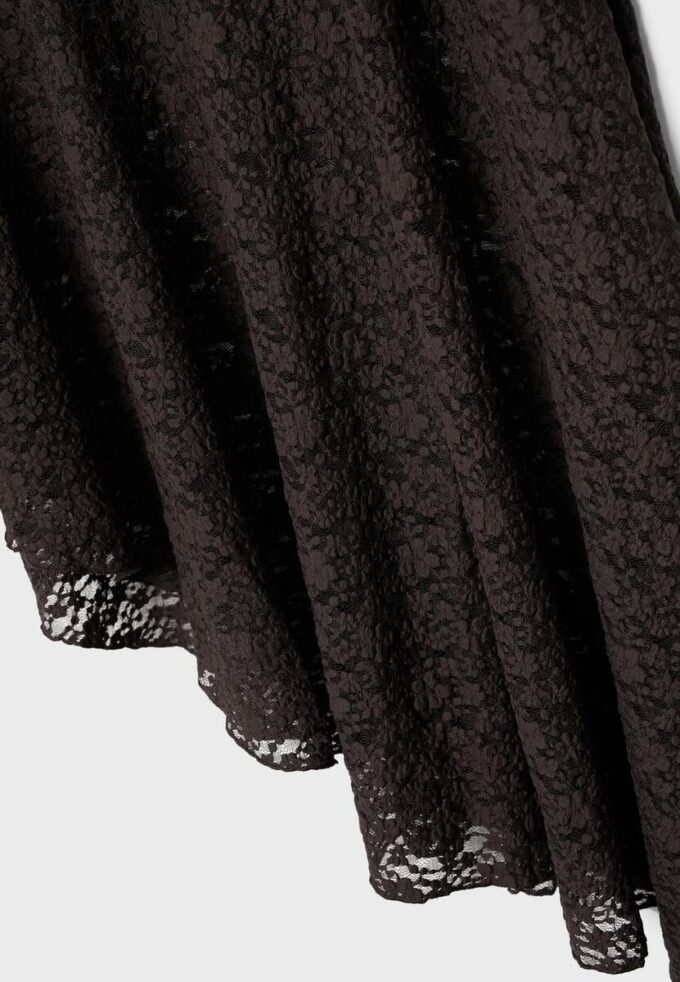 Asymetrická krajková midi sukně Asymetrická krajková midi sukně