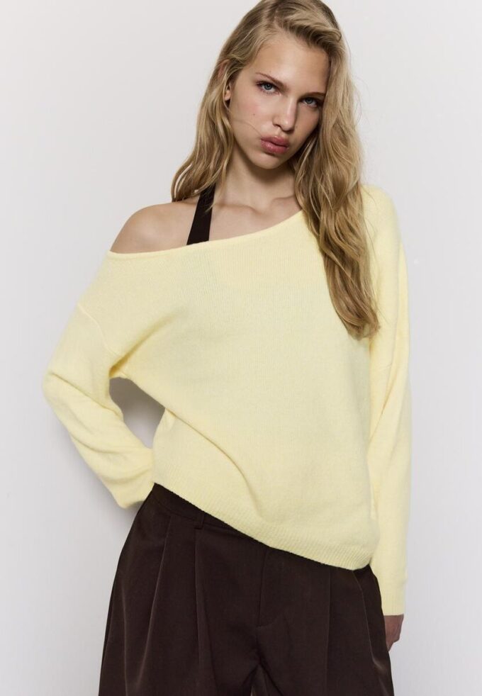 Asymetrický pletený svetr Asymetrický pletený svetr