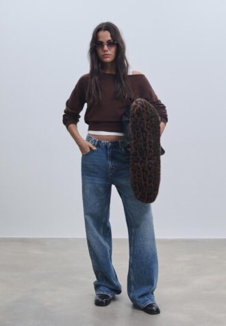 Asymetrický pletený svetr