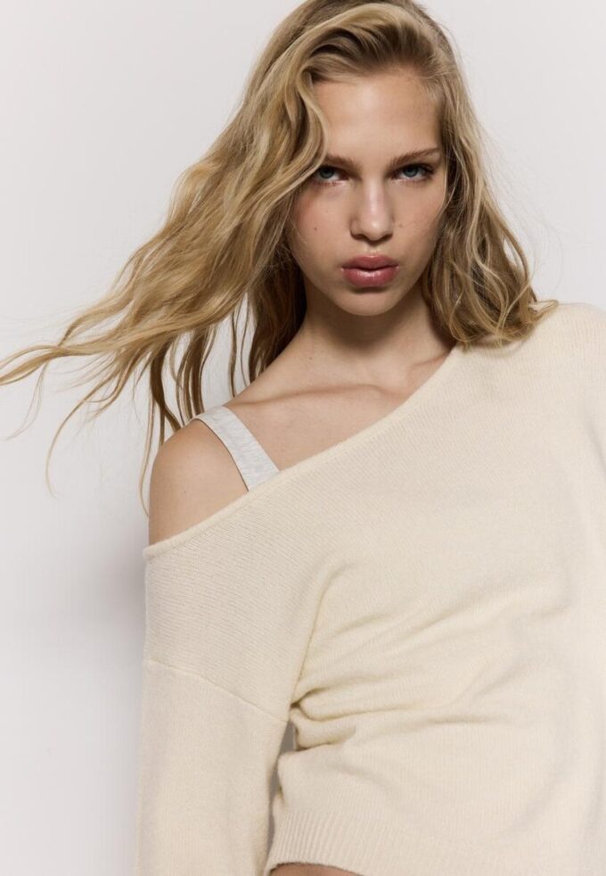 Asymetrický pletený svetr Asymetrický pletený svetr