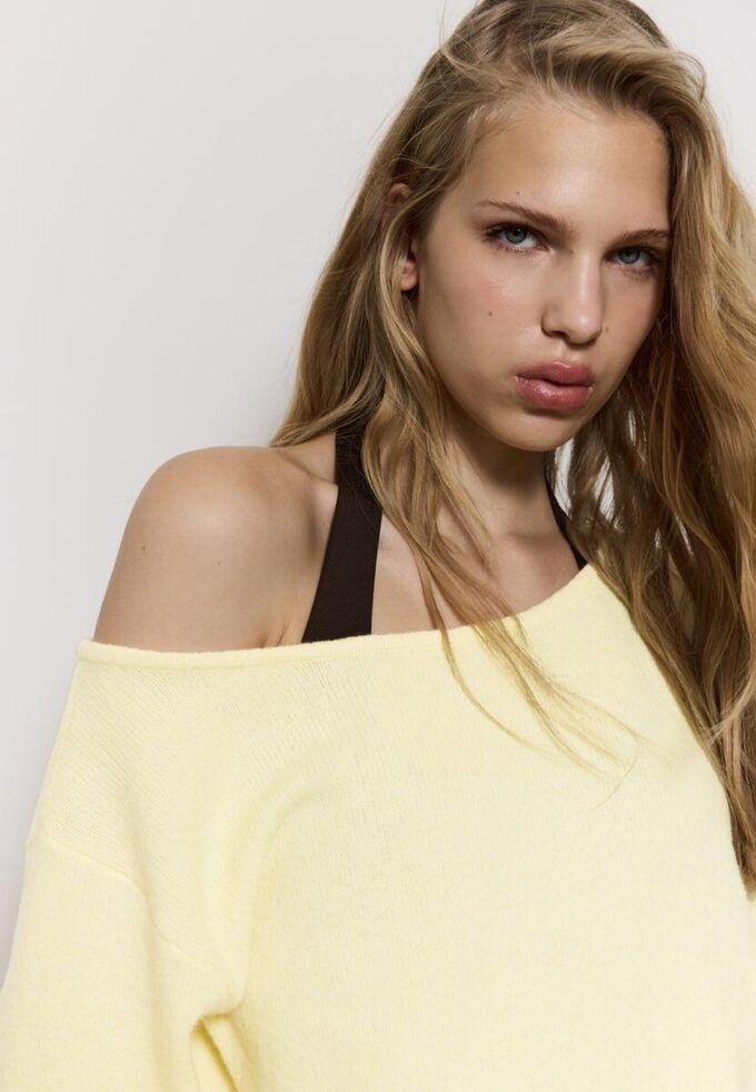 Asymetrický pletený svetr Asymetrický pletený svetr