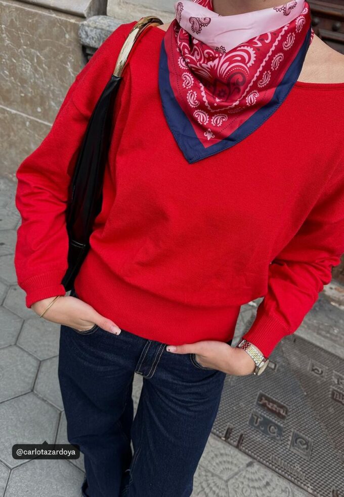 Asymetrický pletený svetr Asymetrický pletený svetr