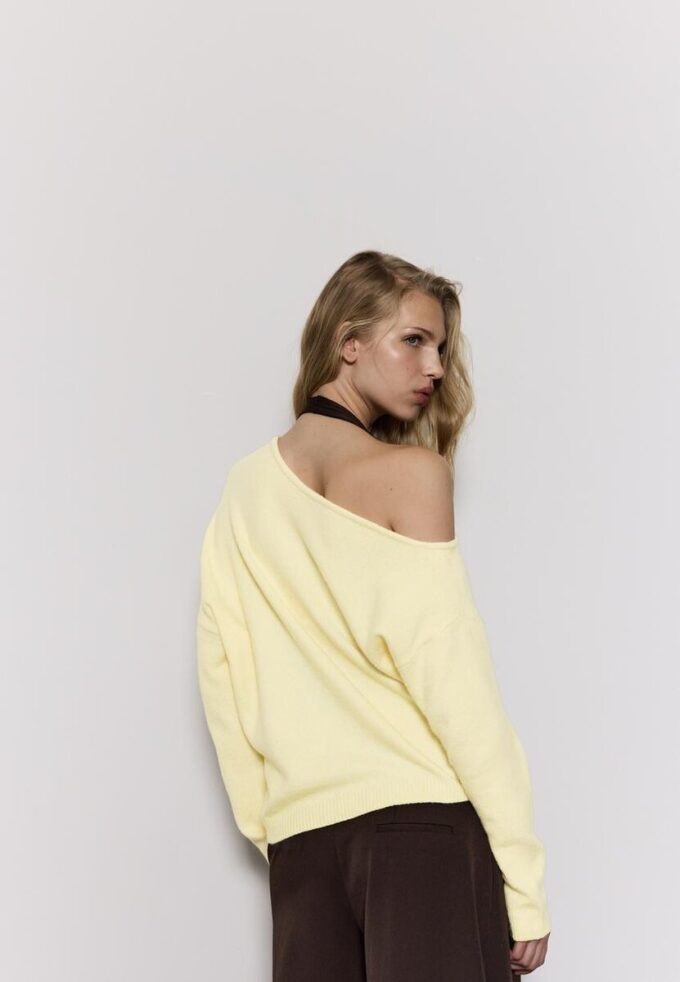 Asymetrický pletený svetr Asymetrický pletený svetr