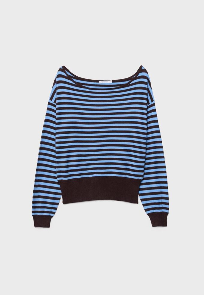 Asymetrický pletený svetr