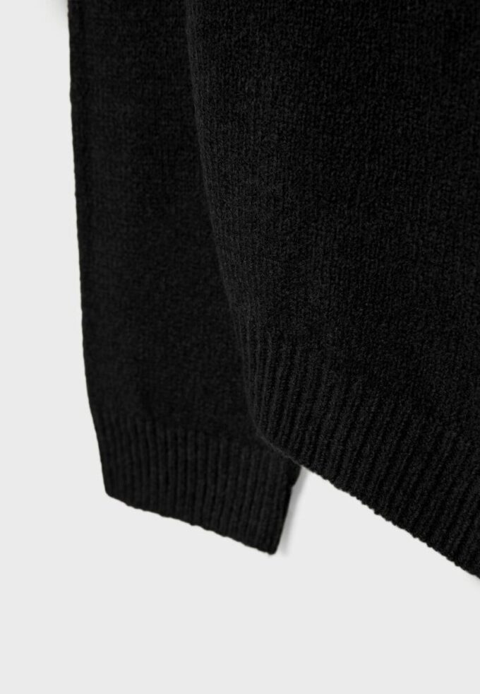 Asymetrický pletený svetr Asymetrický pletený svetr