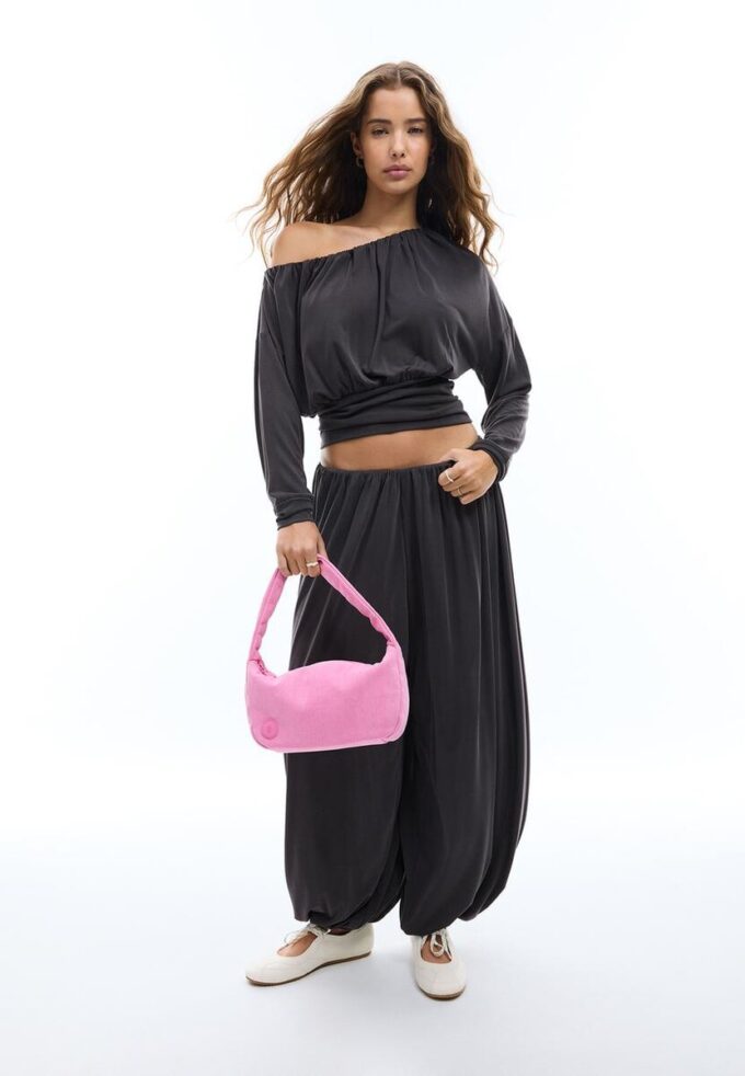 Asymetrické tričko Jemné na dotek