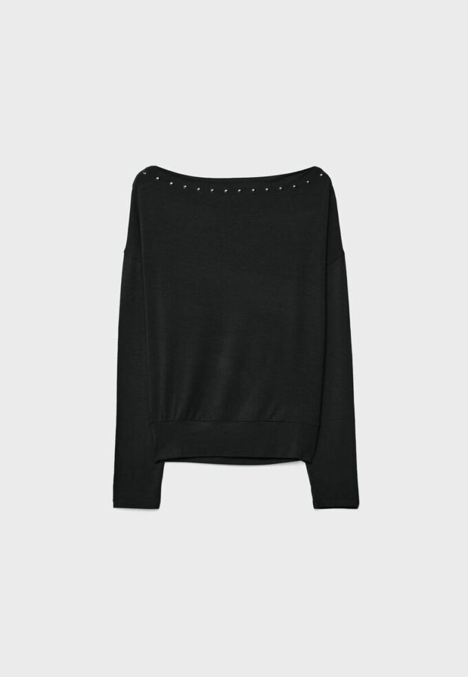 Asymetrické tričko s cvočky