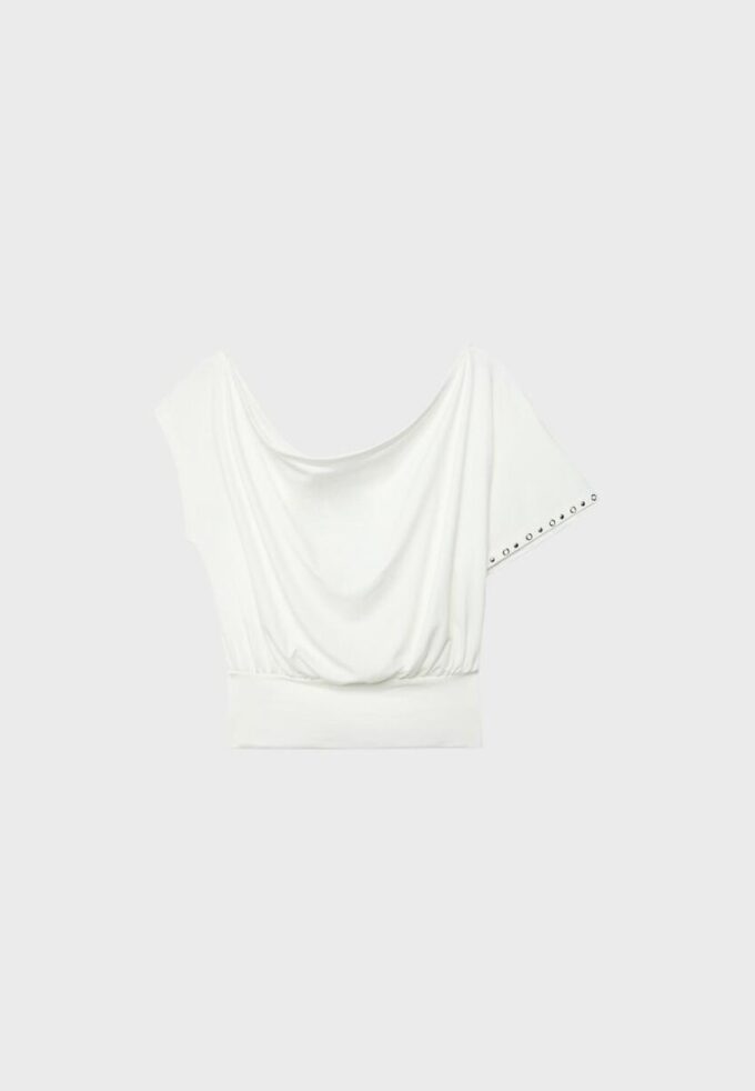 Asymetrické tričko s cvočky