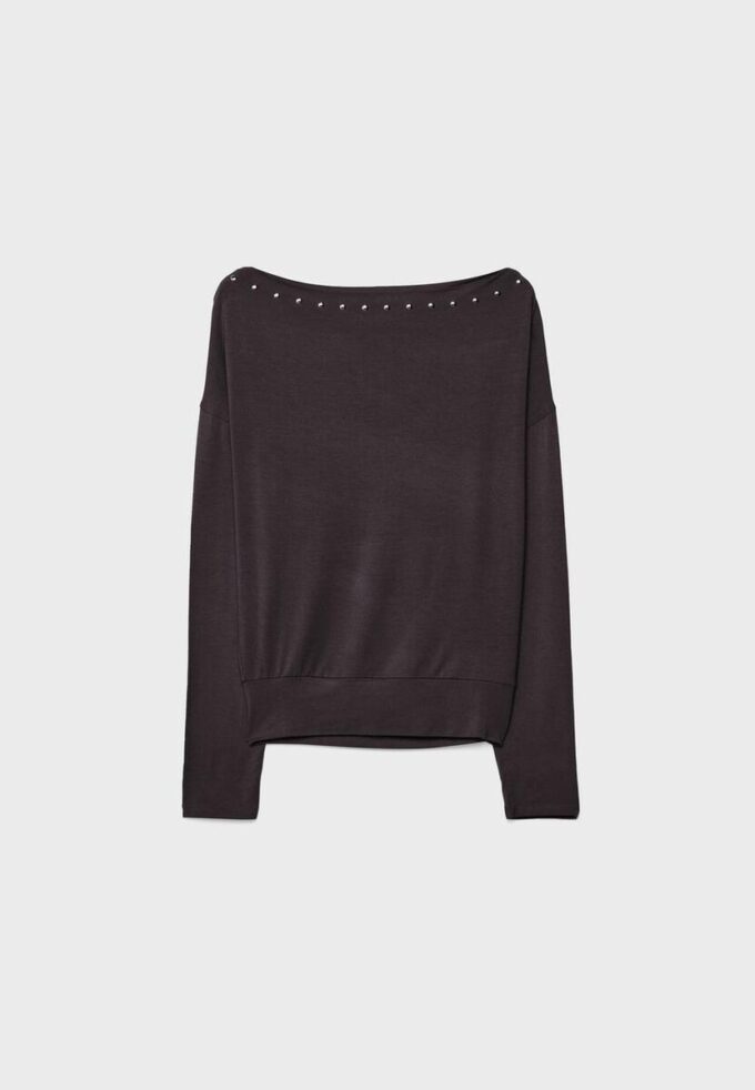 Asymetrické tričko s cvočky