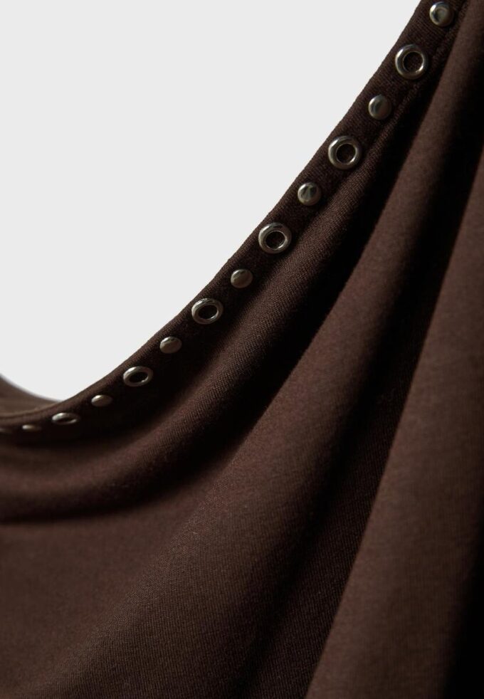 Asymetrické tričko s cvočky