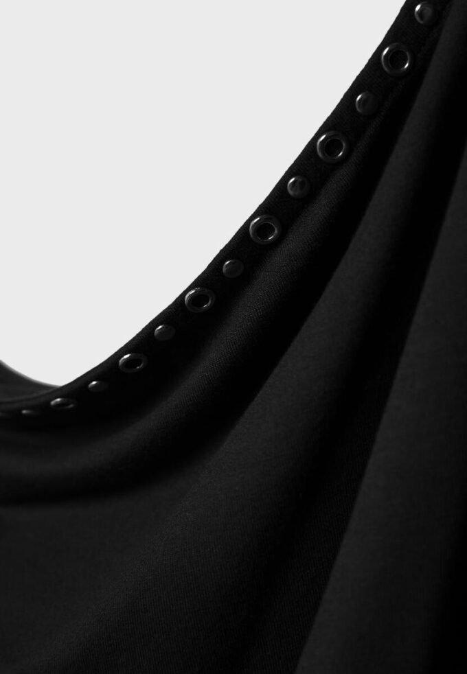 Asymetrické tričko s cvočky Asymetrické tričko s cvočky