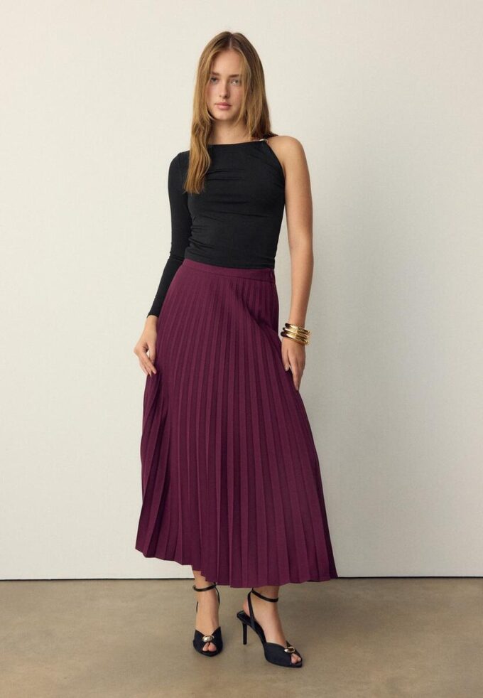 Asymetrické tričko s kovovou sponou