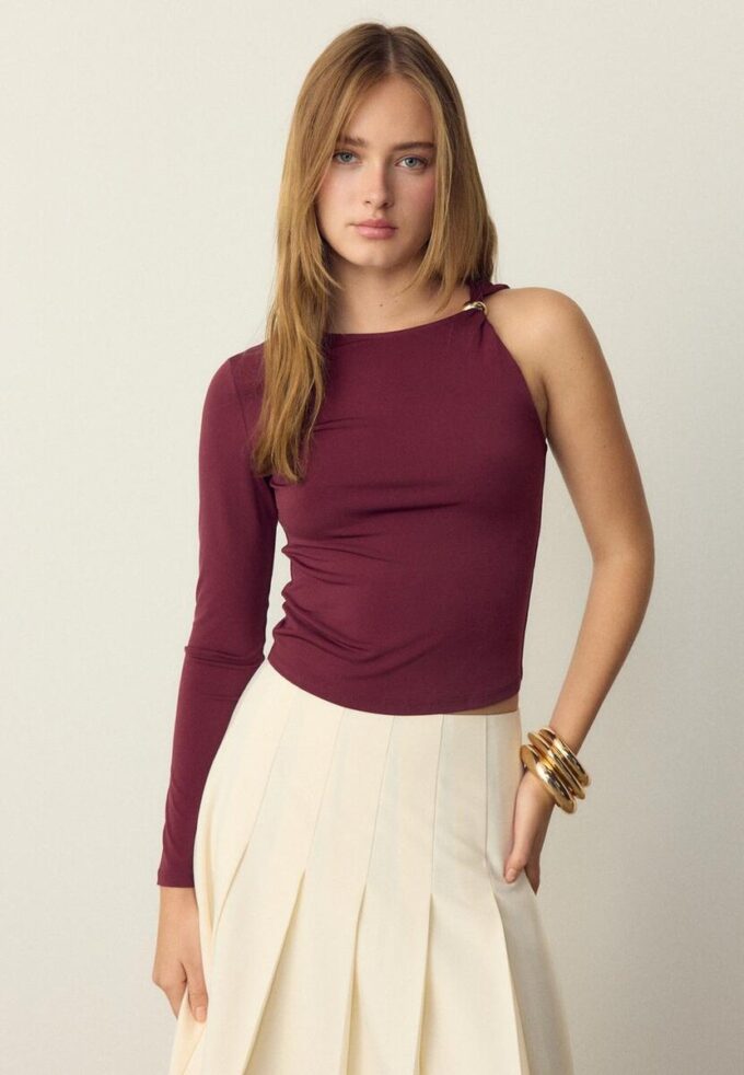 Asymetrické tričko s kovovou sponou Asymetrické tričko s kovovou sponou