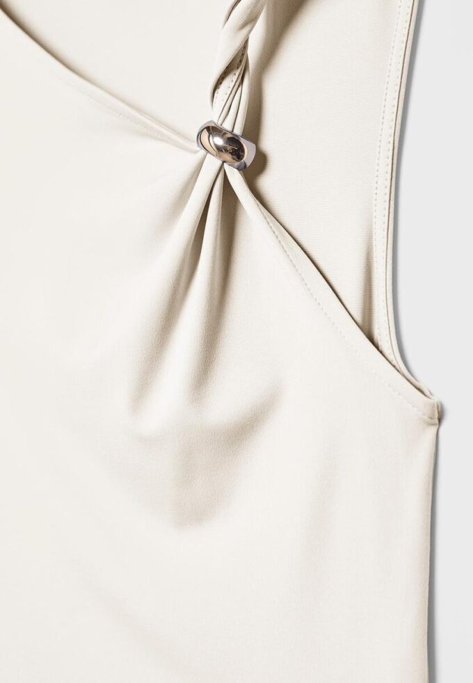 Asymetrické tričko s kovovou sponou