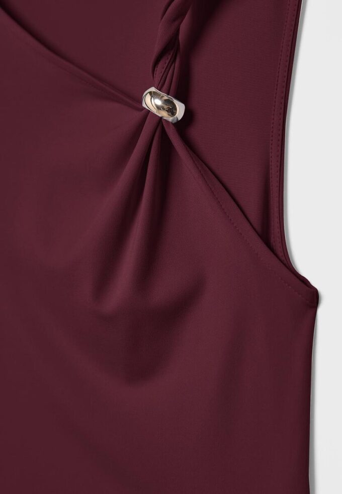 Asymetrické tričko s kovovou sponou Asymetrické tričko s kovovou sponou