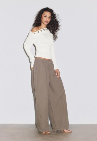 Asymetrické tričko s očky