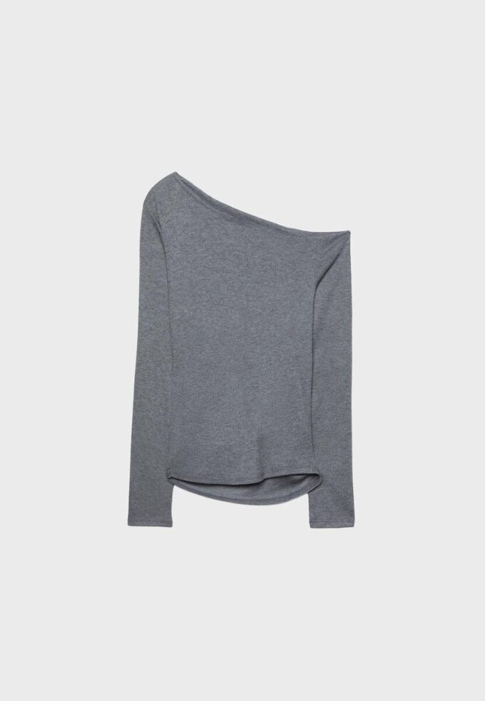 Asymetrické tričko se řaseným detailem Asymetrické tričko se řaseným detailem