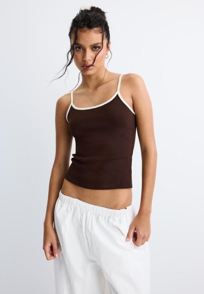 B07 Top s žebrovanými ramínky