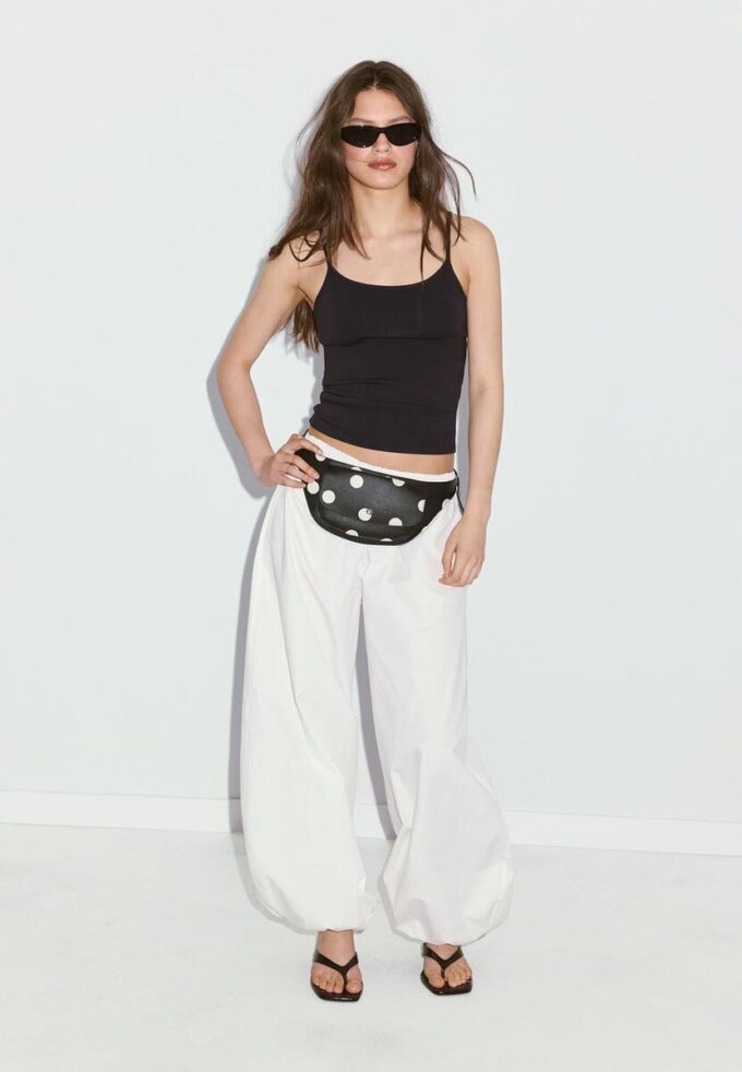 B07 Top s žebrovanými ramínky