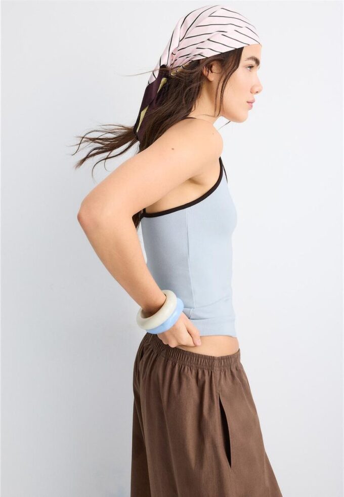 B07 Top s žebrovanými ramínky