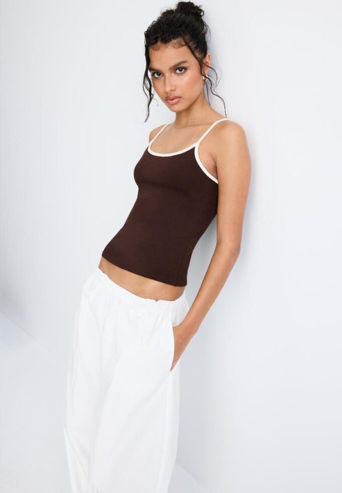 B07 Top s žebrovanými ramínky