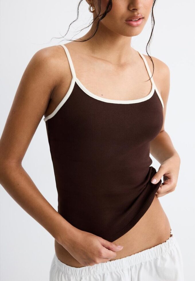 B07 Top s žebrovanými ramínky