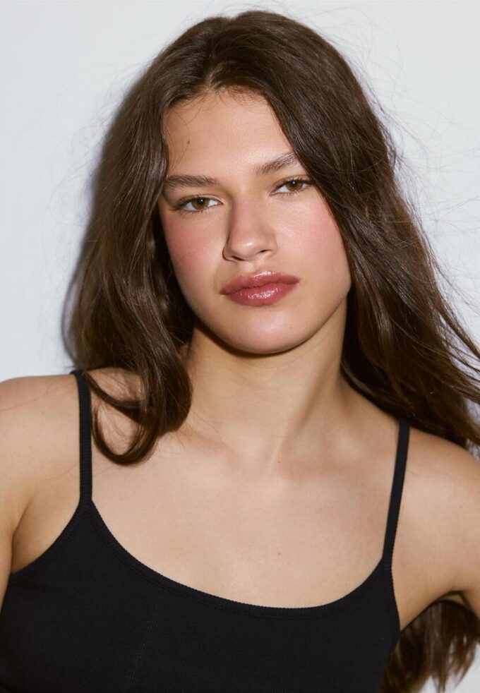 B07 Top s žebrovanými ramínky