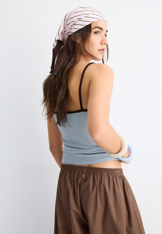 B07 Top s žebrovanými ramínky