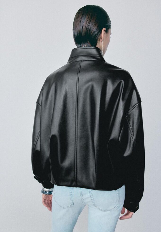 Balonová bunda s efektem kůže a páskem