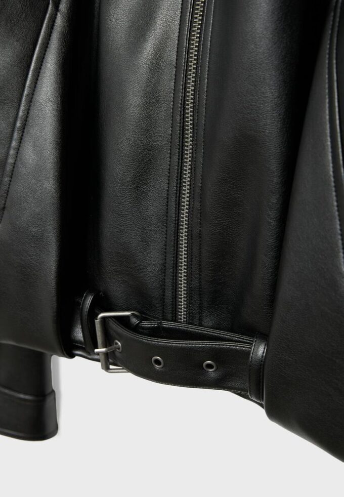 Balonová bunda s efektem kůže a páskem