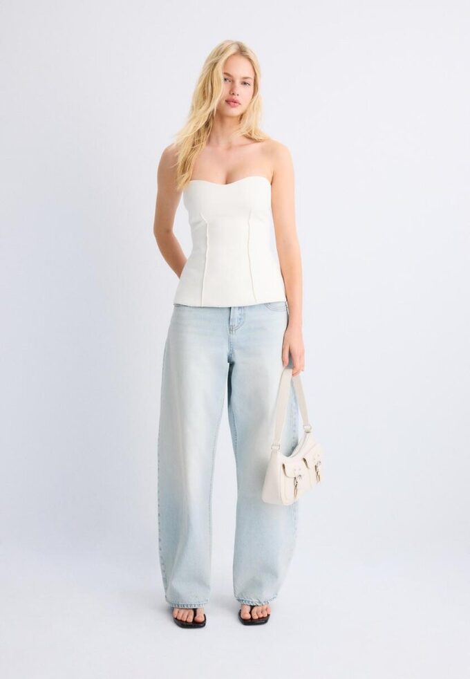 Bandeau s výstřihem do srdce