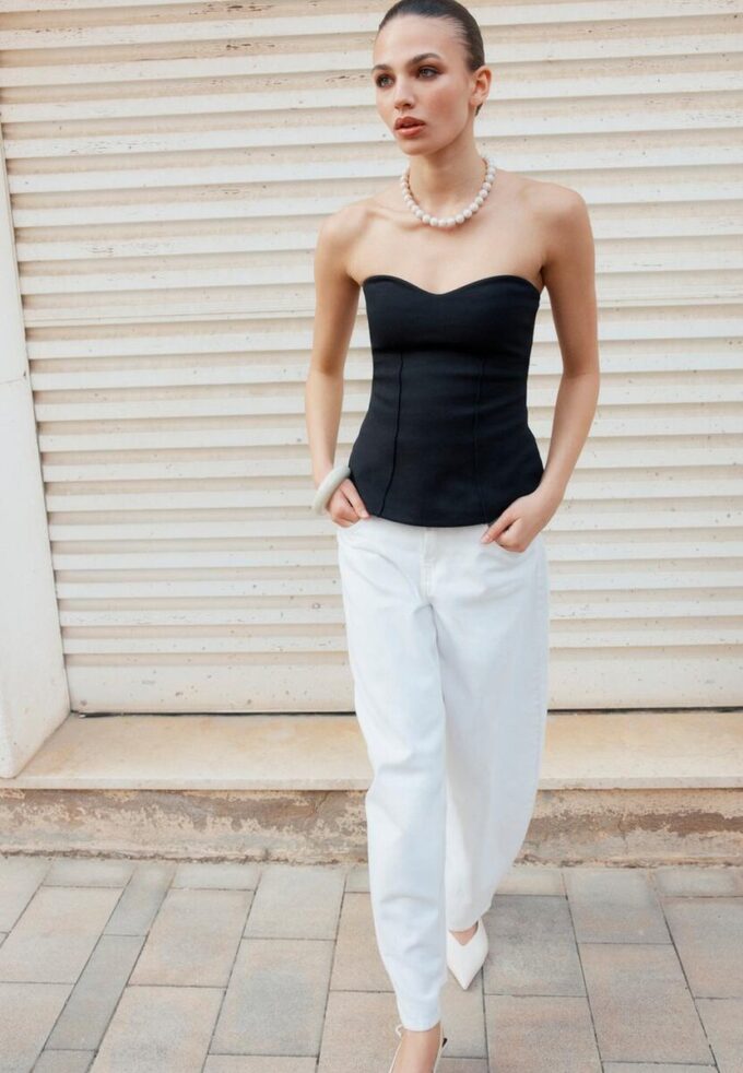 Bandeau s výstřihem do srdce