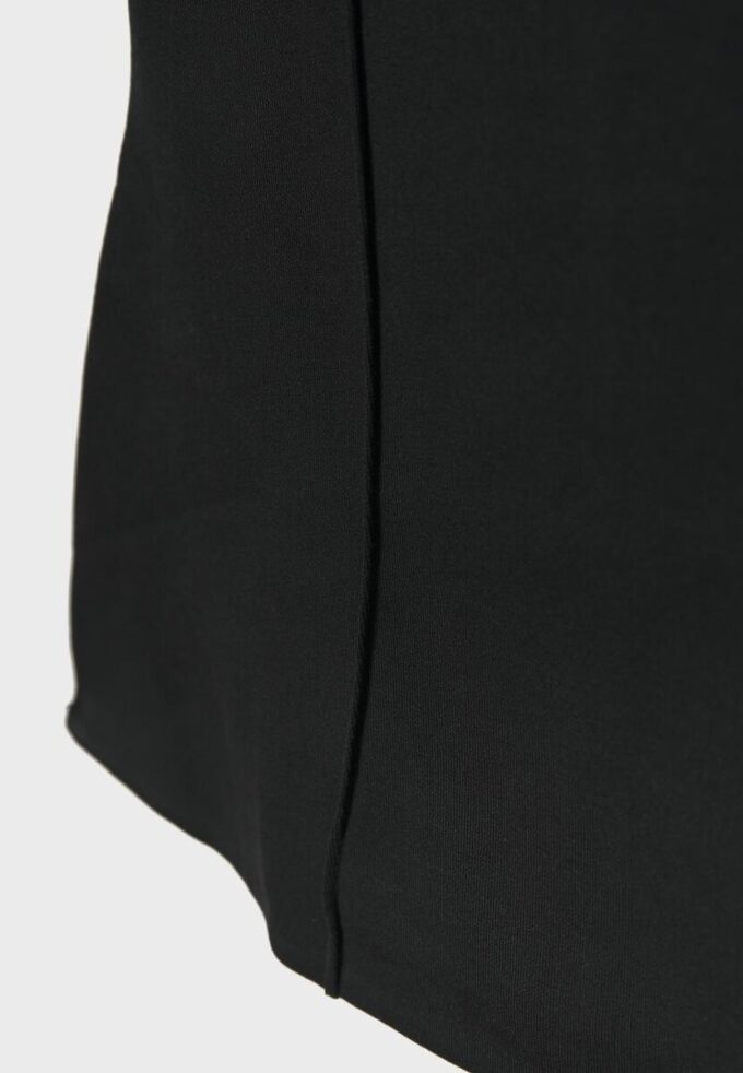 Bandeau s výstřihem do srdce