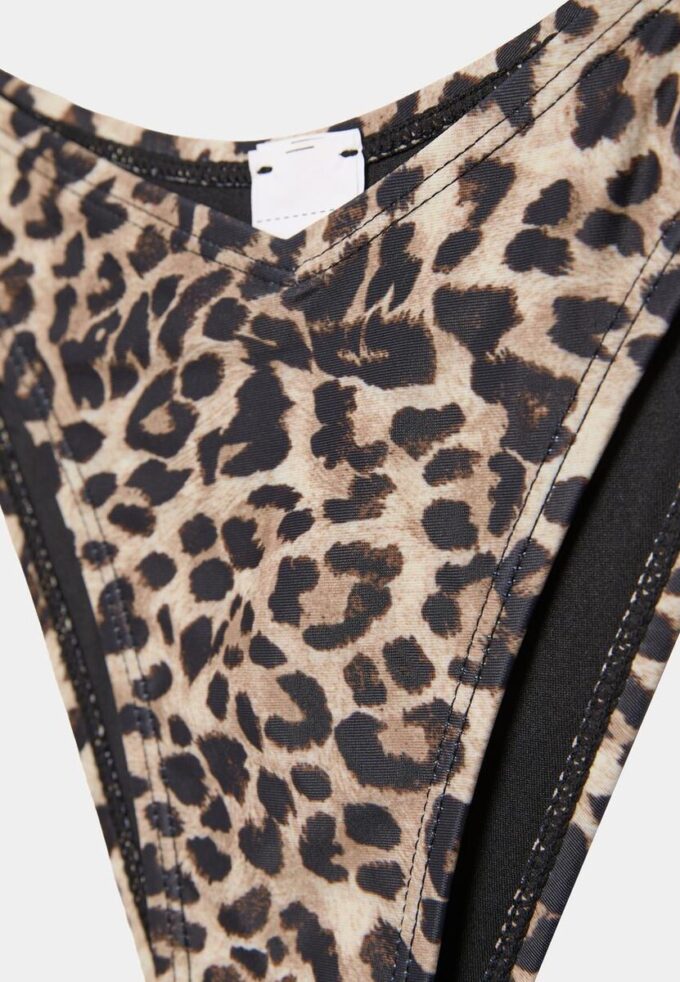 Basic brazilské bikiny s výstřihem do V