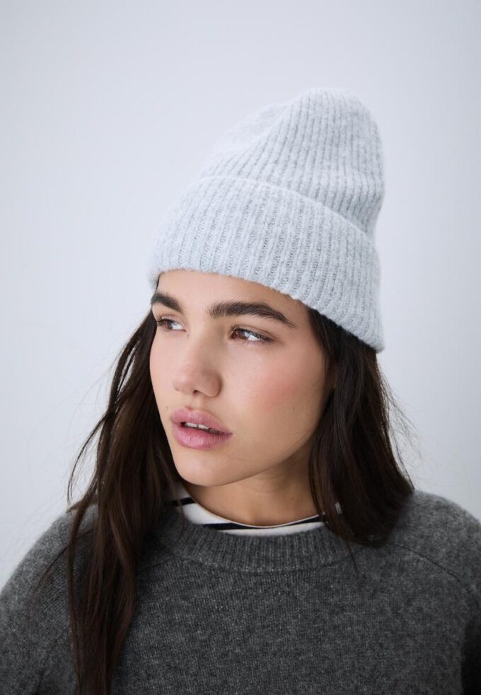 Basic měkký pletený svetr