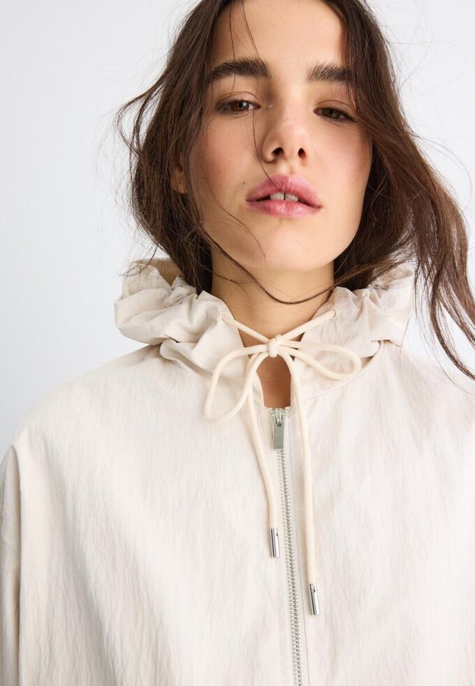 Basic nylonová bunda s kapucí