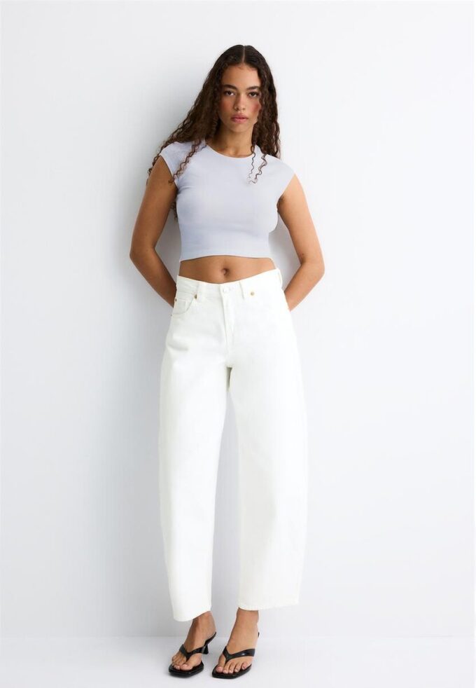 Basic přiléhavé krátké tričko