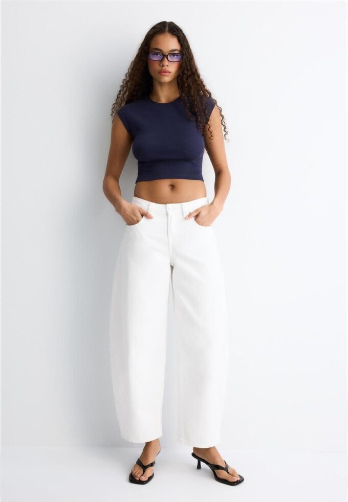 Basic přiléhavé krátké tričko