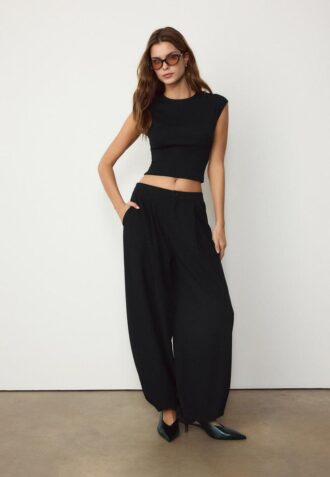 Basic přiléhavé krátké tričko