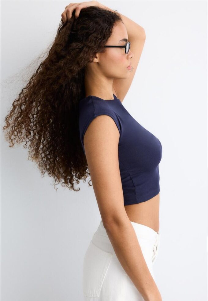 Basic přiléhavé krátké tričko