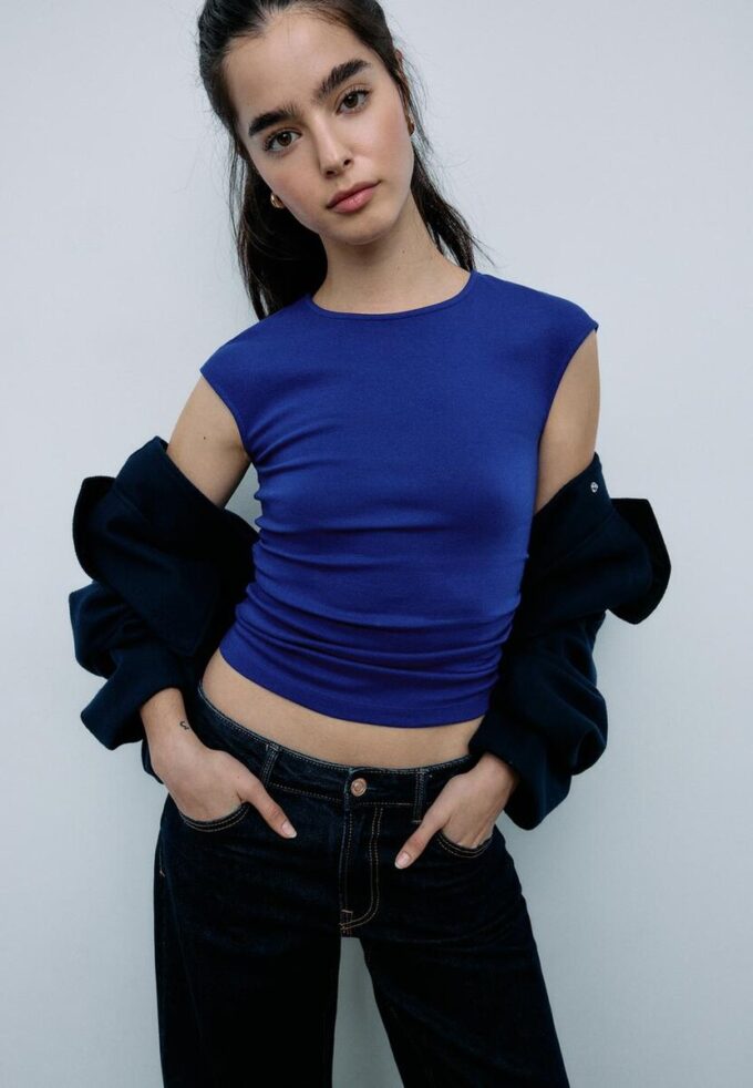 Basic přiléhavé tričko se řasením