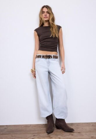 Basic přiléhavé tričko se řasením