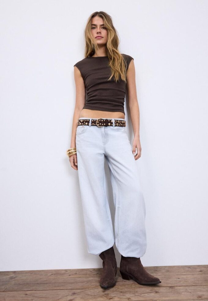 Basic přiléhavé tričko se řasením