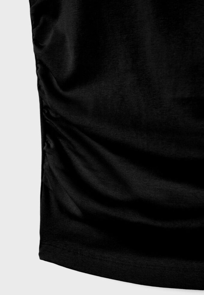 Basic přiléhavé tričko se řasením