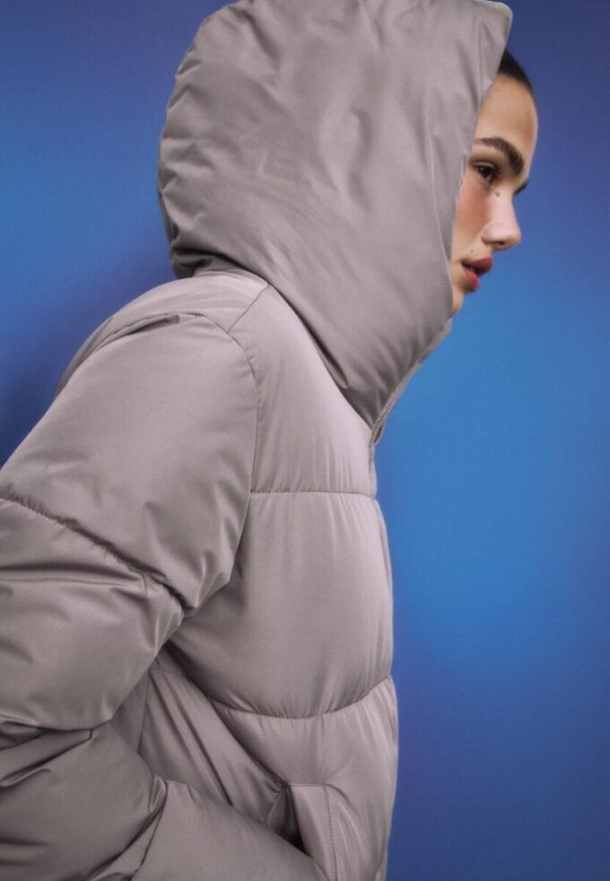 Basic péřová bunda s kapucí