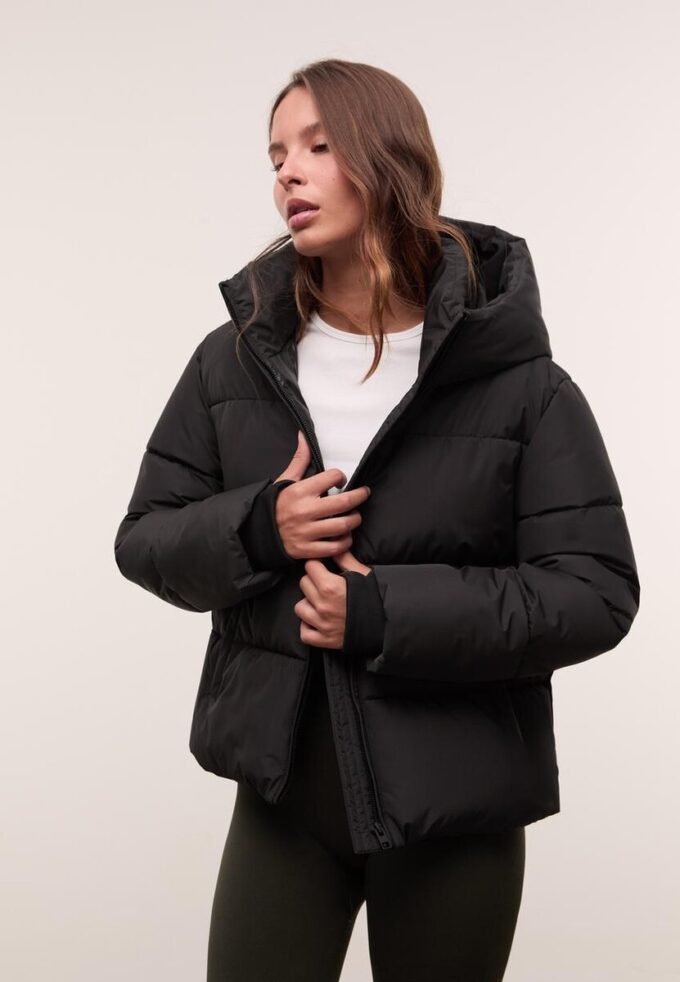 Basic péřová bunda s kapucí