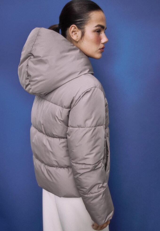 Basic péřová bunda s kapucí
